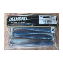 Мягкие приманки DIAMOND CUSTOM WORMS Swing Impact 5.0" #420: Pro Blue/Red Pearl - 5 tails — улучшенное фото